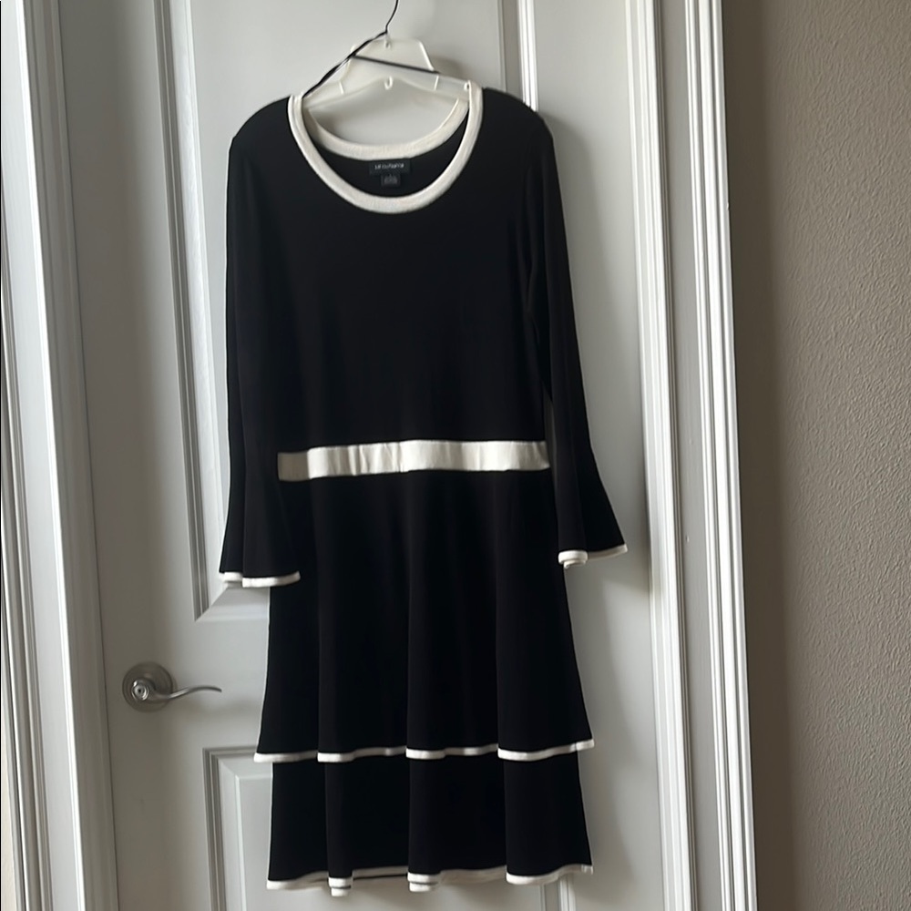 Liz Claiborne Black and Cream Knit dress